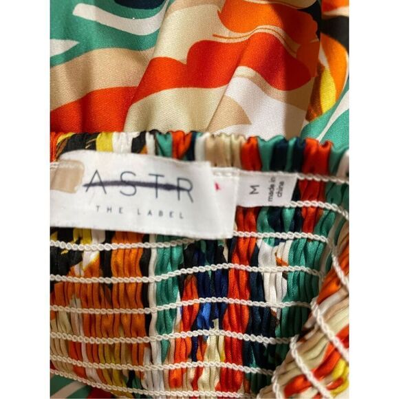 New ASTR The Label Mariela Abstract Satin Midi Dress Size M - Picture 9 of 10